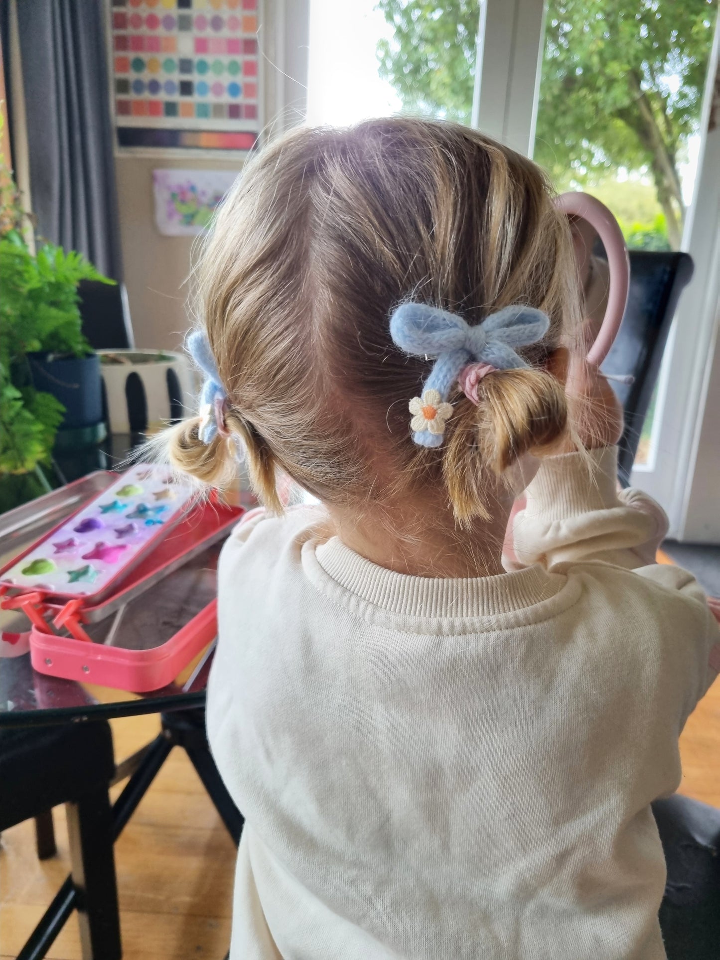 Bluebell Daisy Knit Bow Clips