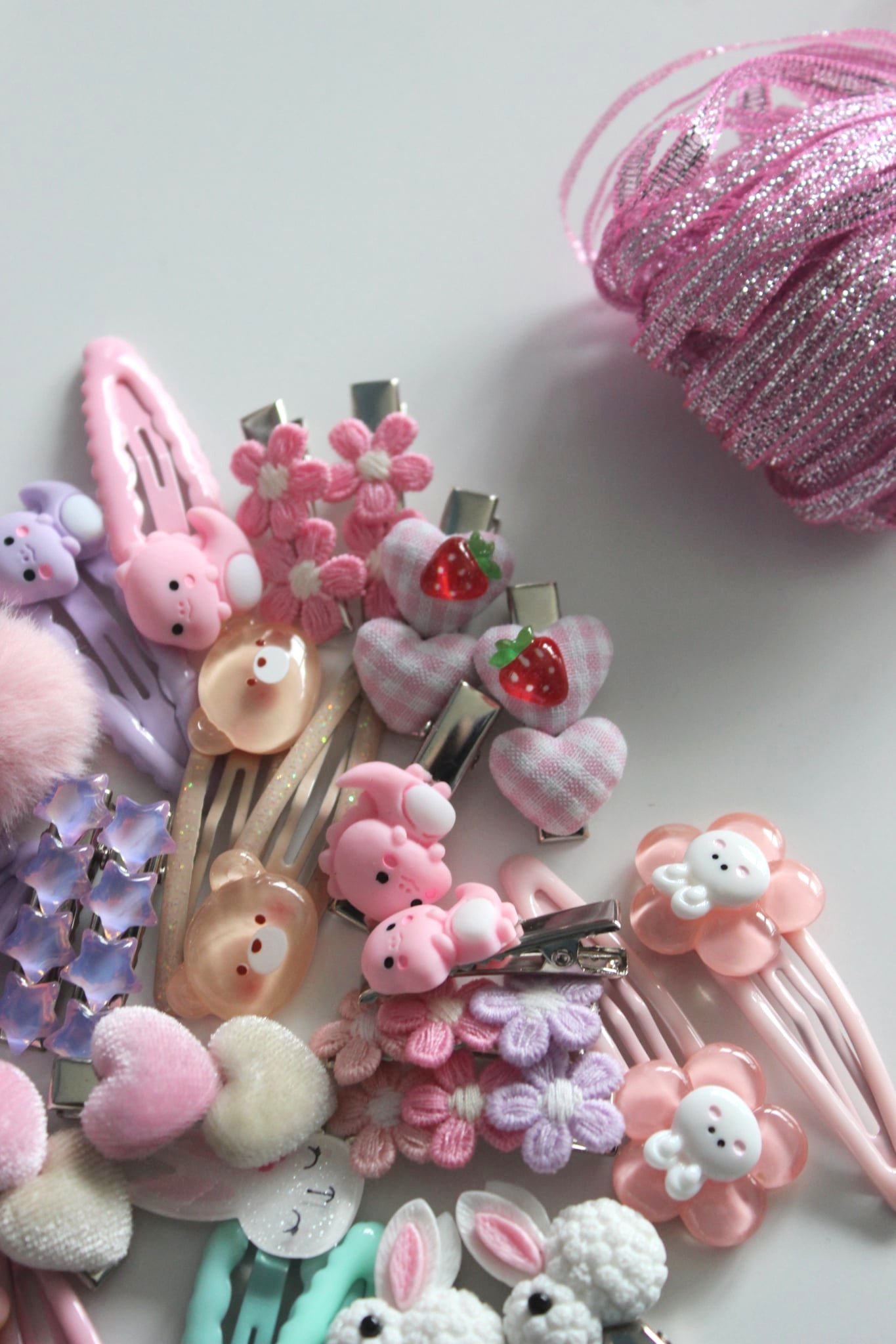 Petite Velvet Heart Clips - Marshmallow