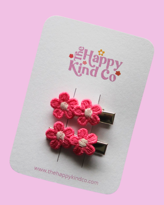 Magenta Dainty Daisy Clips