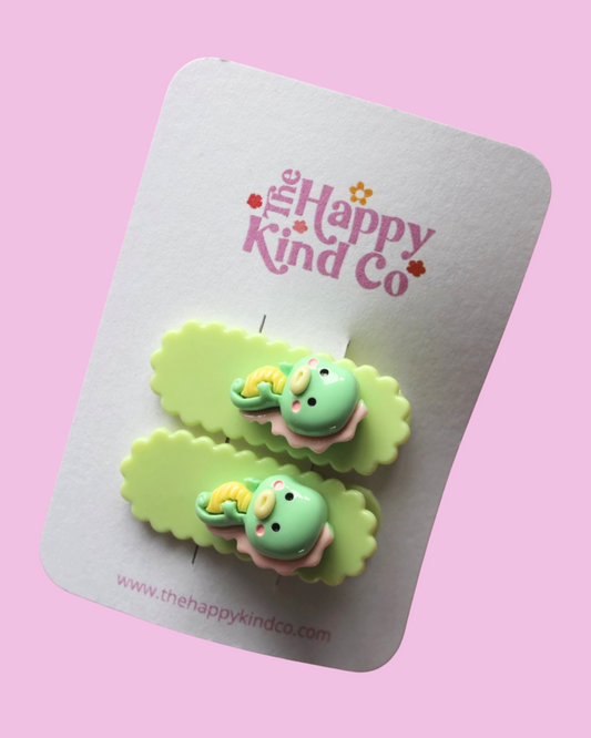 Scalloped Seahorse Clips