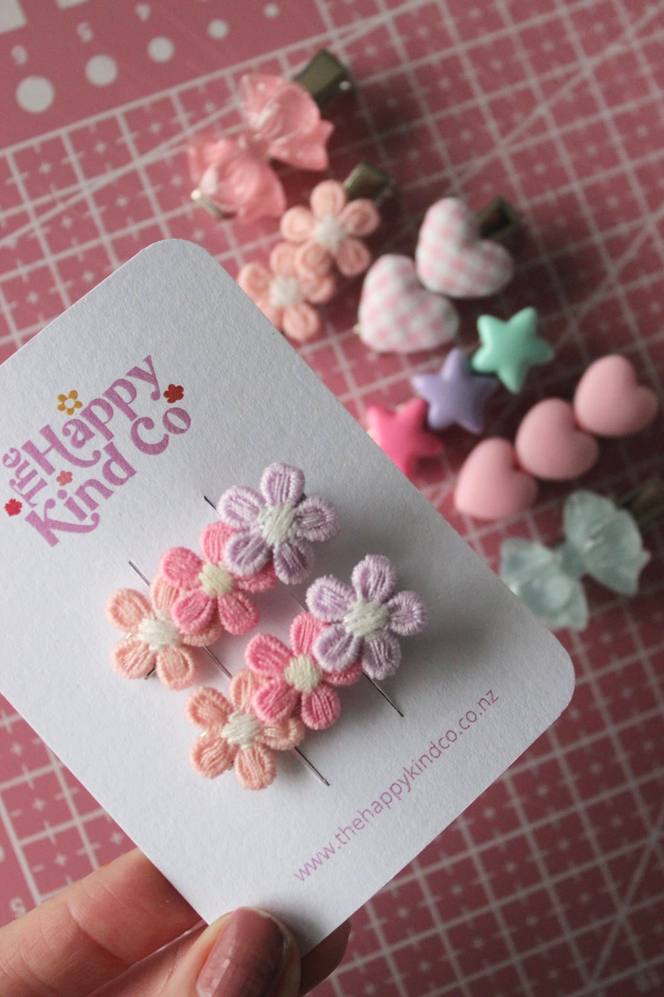 Pastel Rainbow Dainty Daisy Clips