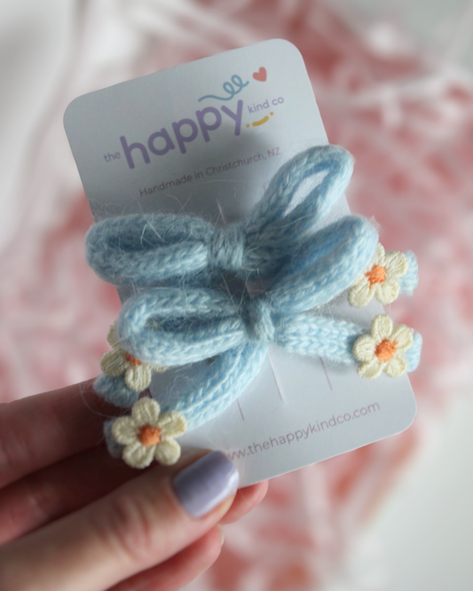 Bluebell Daisy Knit Bow Clips