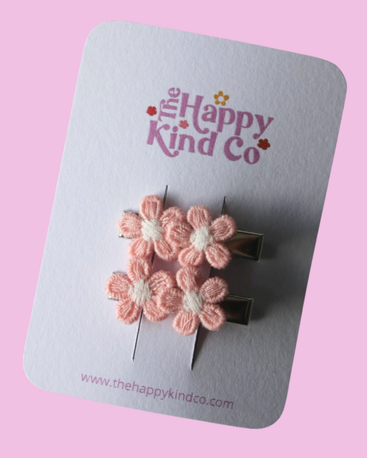 Soft Peach Dainty Daisy Clips